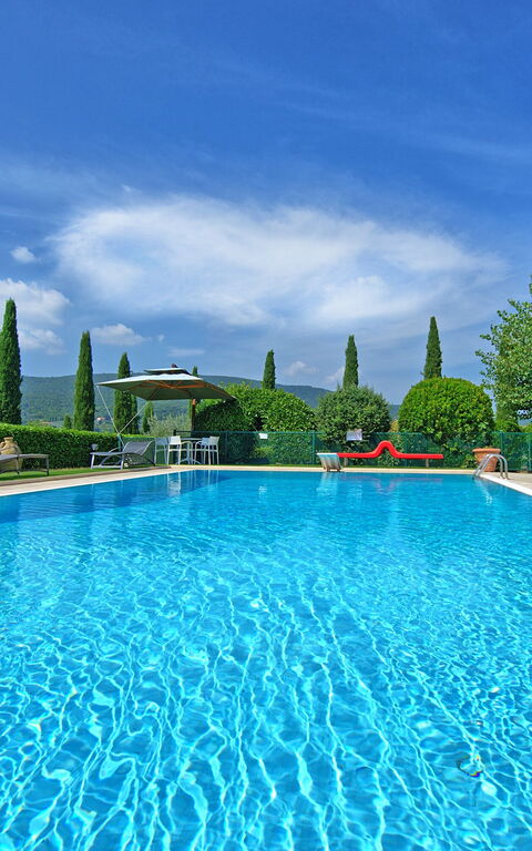 Poggiluglio: Schwimmbad