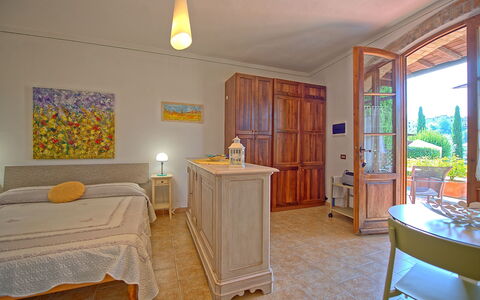 Unterkunft Ovile: Esszimmer, Küche, Schlafzimmer, Wohnzimmer