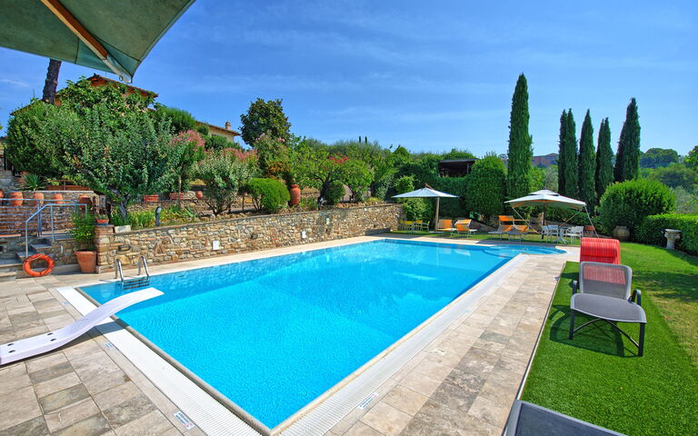 Poggiluglio: Garten, Schwimmbad