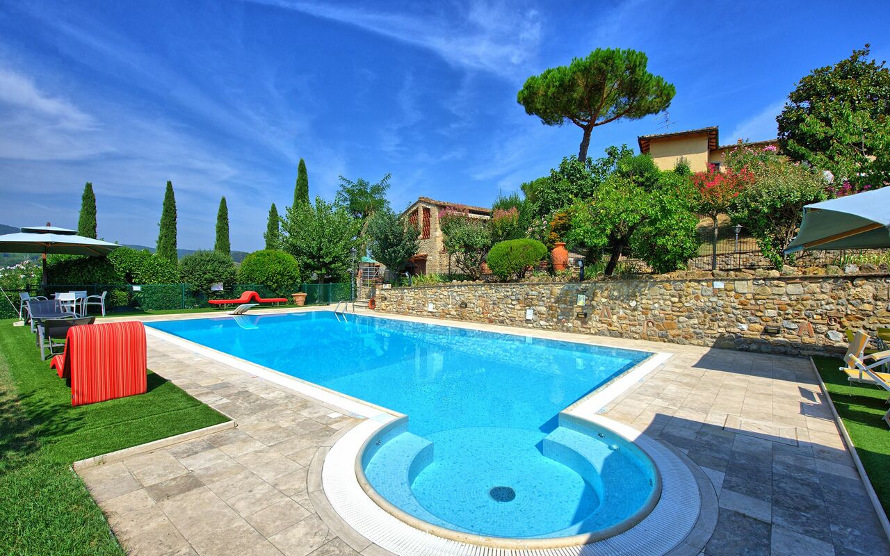 Poggiluglio: Schwimmbad