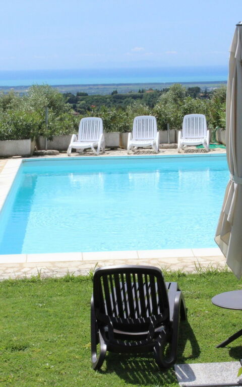 Guardistallo: Garten, Schwimmbad