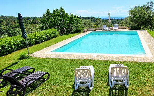 Guardistallo: Garten, Schwimmbad