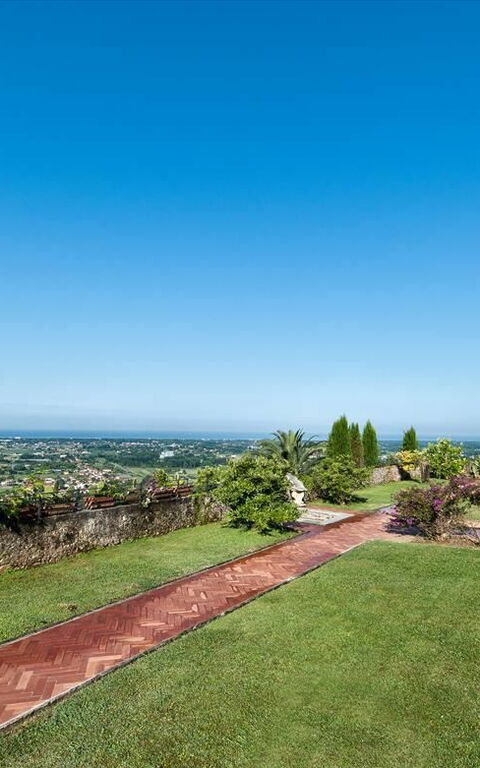 Villa Camaiore: Ansichten, Garten