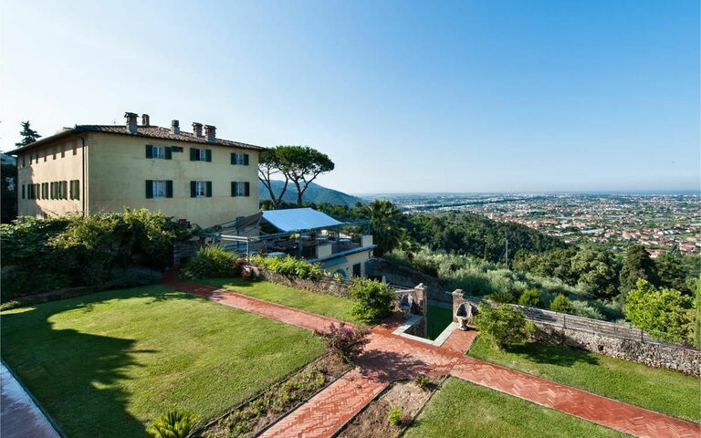 Villa Camaiore: Außen, Garten
