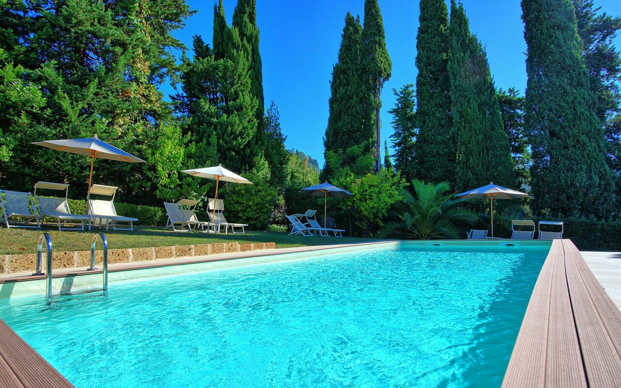Villa Camaiore: Garten, Schwimmbad