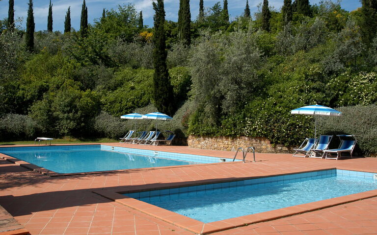 La Valle: Garten, Schwimmbad