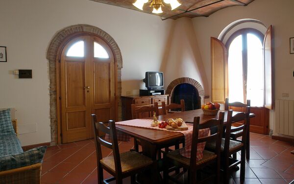 Unterkunft La Valle 2: Esszimmer, Küche, Wohnzimmer