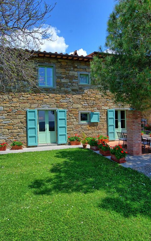 Villa Noceta: Draussen, Garten