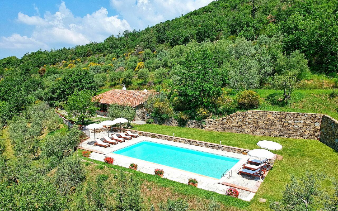 Villa Noceta: Schwimmbad