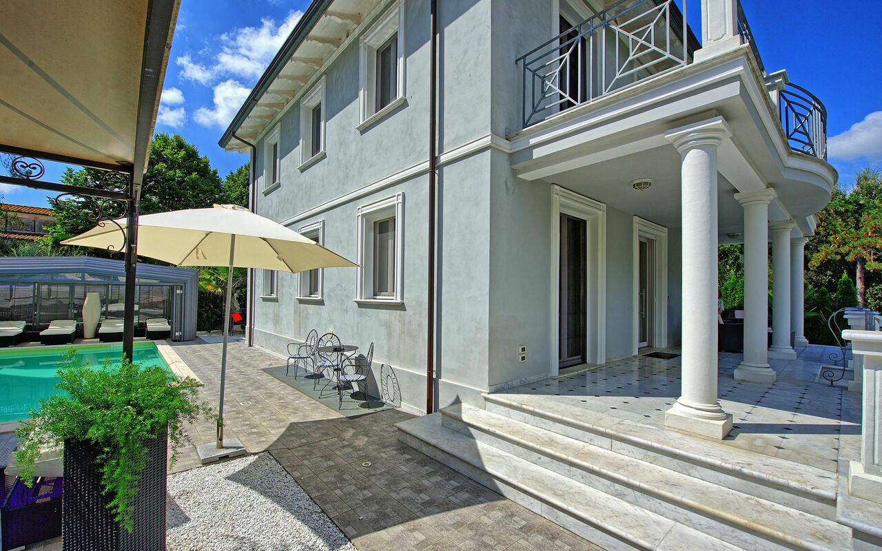 Villa Raffaela: Draussen, Garten