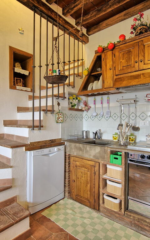 Villa Margherita Tre: Esszimmer, Küche