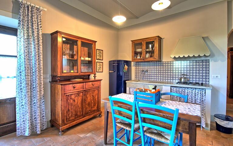 Unterkunft Stalla Apartment: Esszimmer, Küche, Wohnzimmer