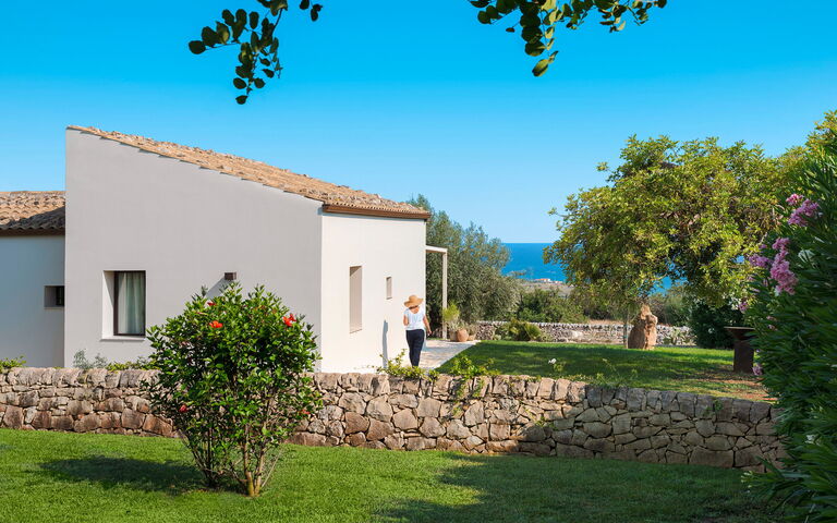 Unterkunft Isla Verde - Carrubi: Ansichten, Außen, Balkon / Terrasse / Patio, Draussen, Garten