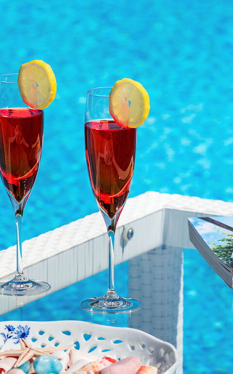 Afrodite: Draussen, Schwimmbad