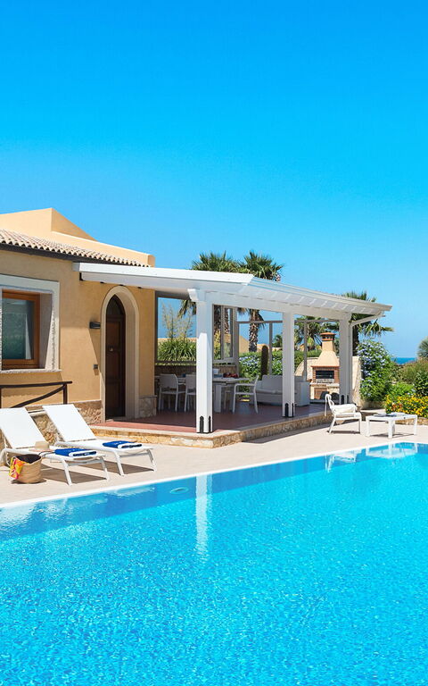 Afrodite: Draussen, Schwimmbad