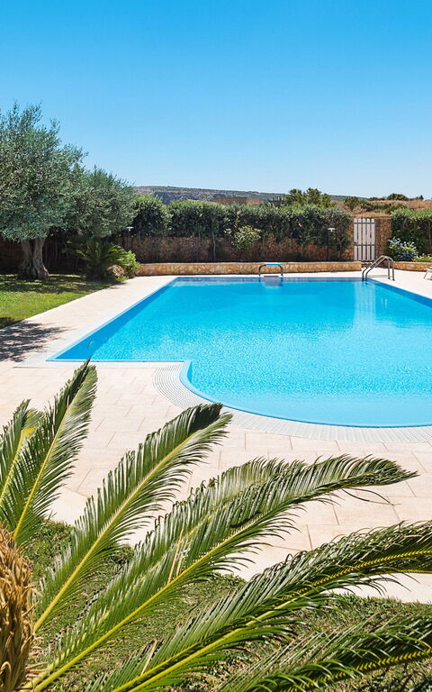 Afrodite: Draussen, Garten, Schwimmbad, Sommer