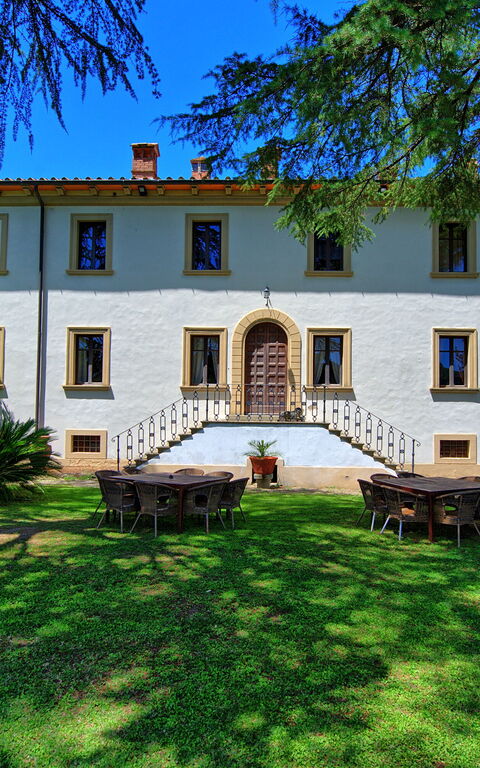Villa Capolona: Draussen, Garten