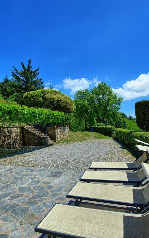 Villa Portole Due: Draussen, Garten