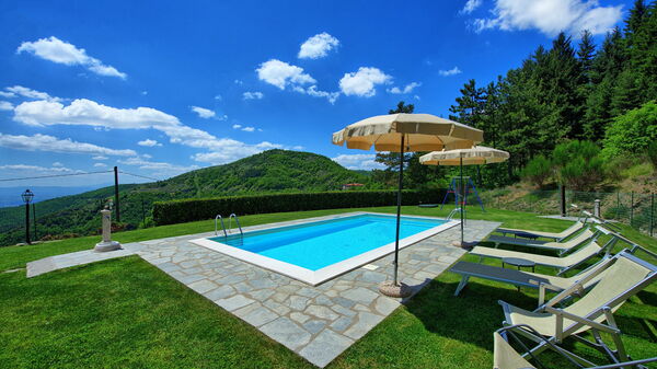 Villa Portole Due: Schwimmbad