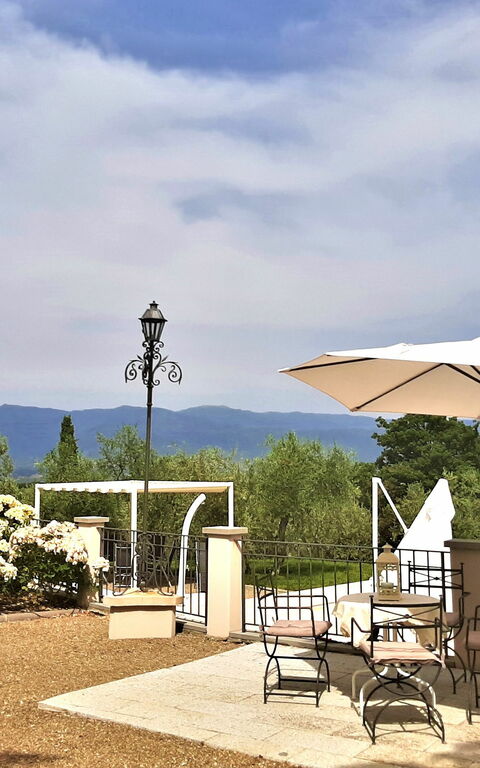 Villa Gaville: Draussen, Schwimmbad