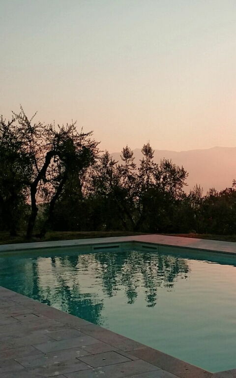 Villa Gaville: Draussen, Schwimmbad