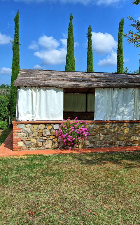 Villa Marika: Draussen, Garten