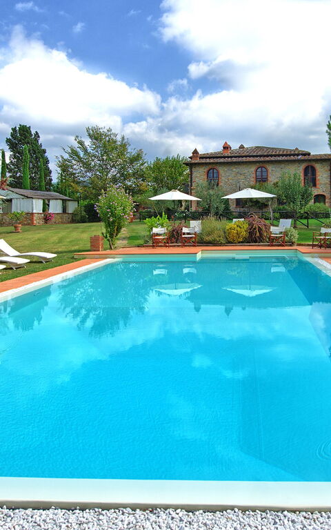 Villa Marika: Schwimmbad, Sommer