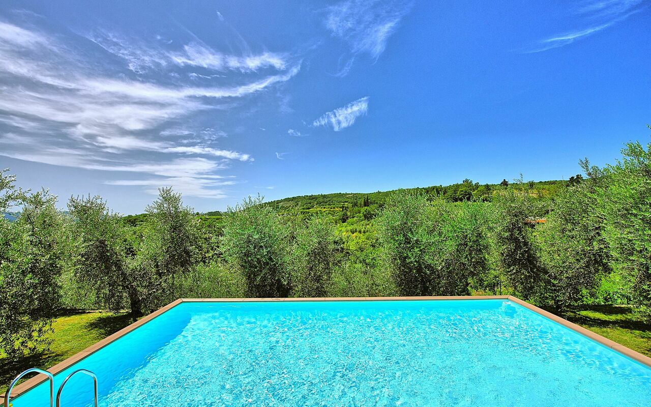 Villa Lorena: Schwimmbad