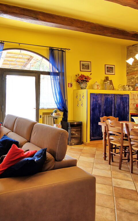 Villa Sabrina: Esszimmer, Küche, Wohnzimmer