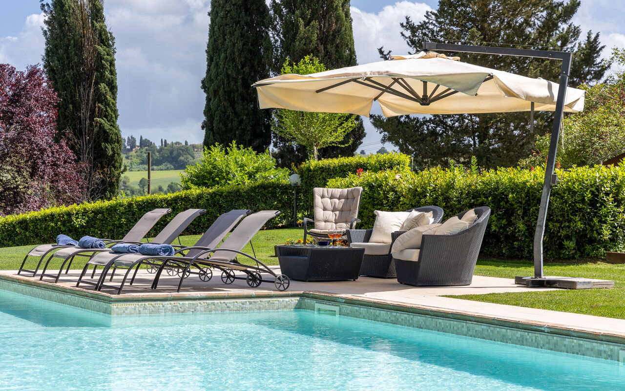 Villa Sabrina: Garten, Schwimmbad
