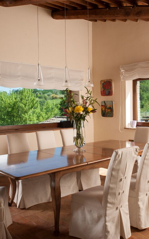 Casale Porano: Esszimmer, Wohnzimmer