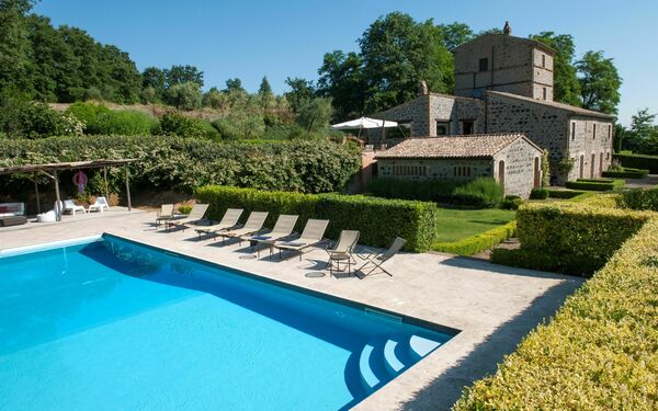 Casale Porano: Außen, Garten, Schwimmbad