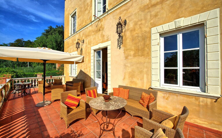 Villa Fiamma: Außen, Draussen