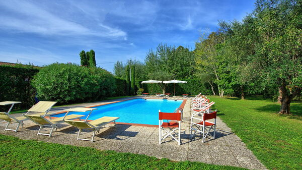 Villa Fiamma: Garten, Schwimmbad