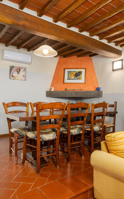 Villa Morandi: Esszimmer, Küche, Wohnzimmer