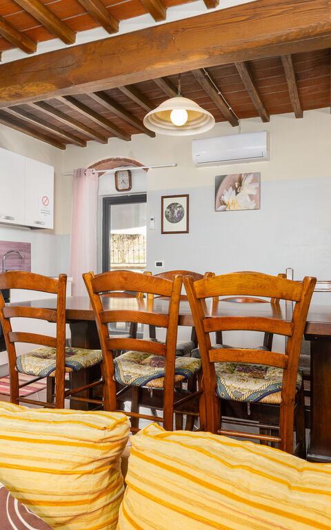 Villa Morandi: Esszimmer, Küche, Wohnzimmer