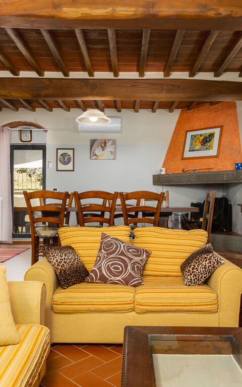 Villa Morandi: Esszimmer, Küche, Wohnzimmer