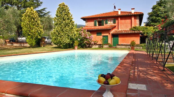 Villa Acacia: Außen