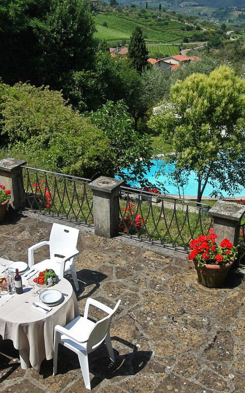 Villa Lucolena: Draussen