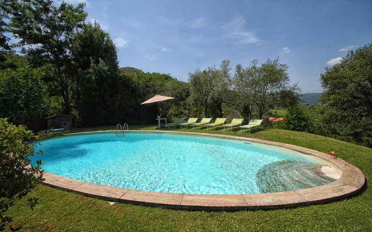 Villa Lucolena: Schwimmbad