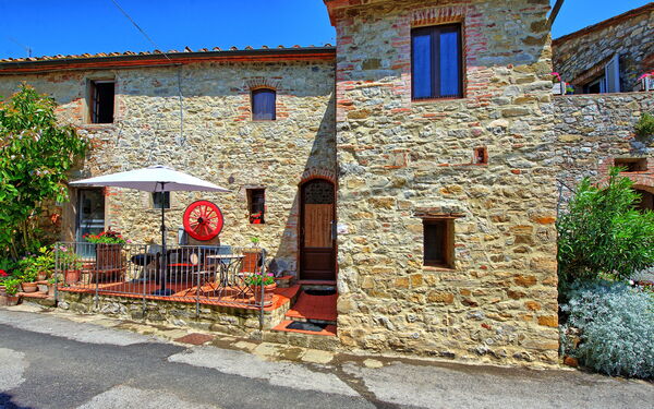 La Ruota: Außen, Sommer