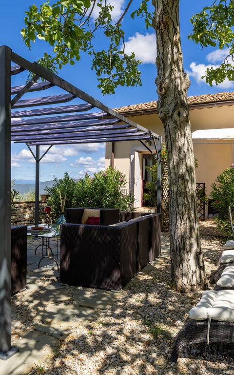 Villa Tenuta Lonciano: Balkon / Terrasse / Patio, Draussen, Garten