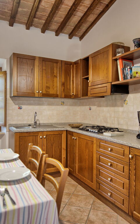 Villa Picchio: Esszimmer, Küche, Wohnzimmer