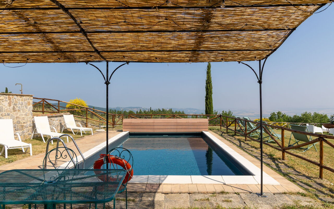 Villa San Michele: Balkon / Terrasse / Patio, Draussen, Schwimmbad