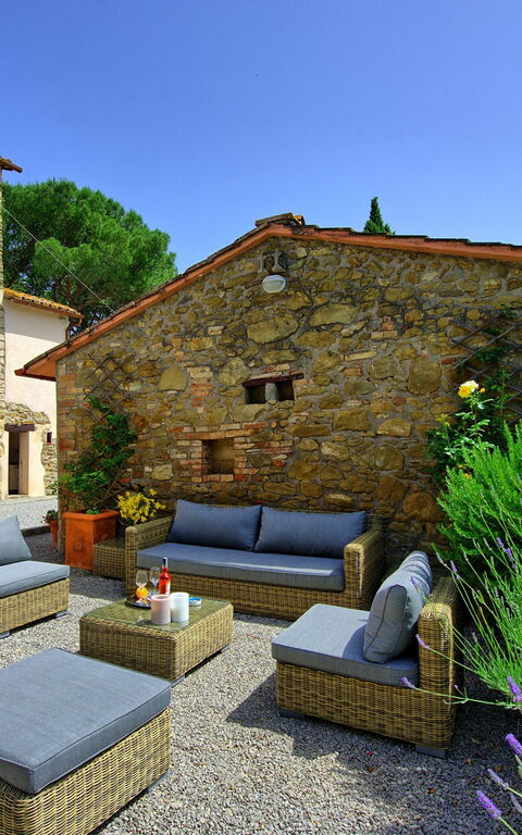 Villa Uccellaia: Draussen, Garten