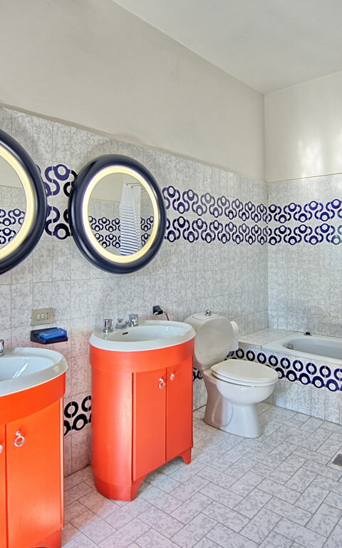 Villa Uccellaia: Bad