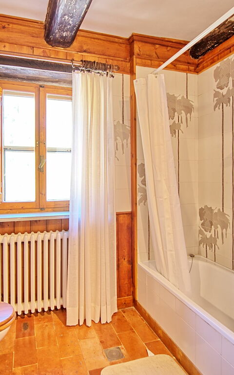 Villa Uccellaia: Bad