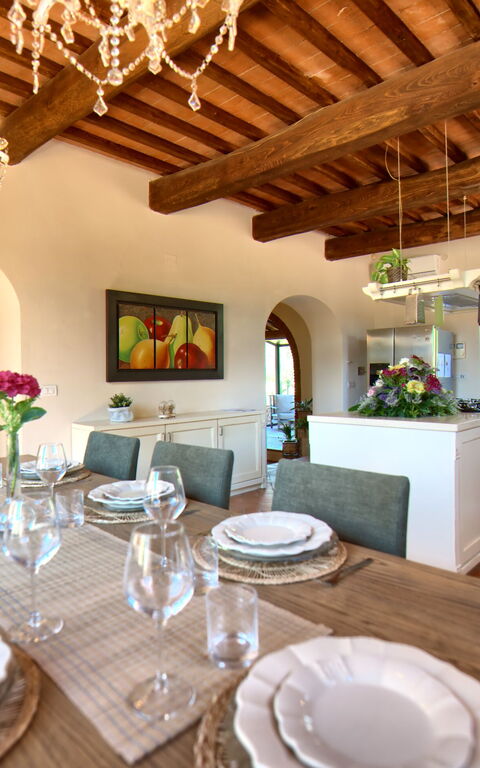 Villa Nora: Esszimmer, Küche