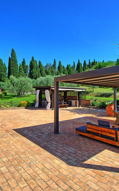 Villa Nora: Balkon / Terrasse / Patio, Draussen, Garten