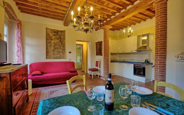 Unterkunft Flavia 5: Esszimmer, Küche, Wohnzimmer